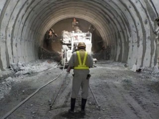 国見山トンネル工事